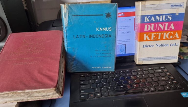 kamus
